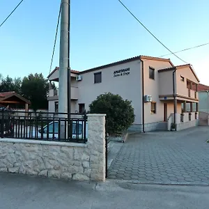 Zara & Duje Apartment