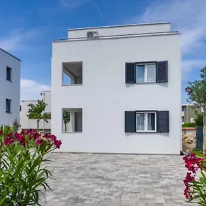 Paradise Apartment